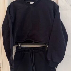 TNA Black Fleece Sweat Set. Shorts XS cropped Sweater S